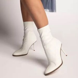Journee collection white ankle boots retro sock style NWT